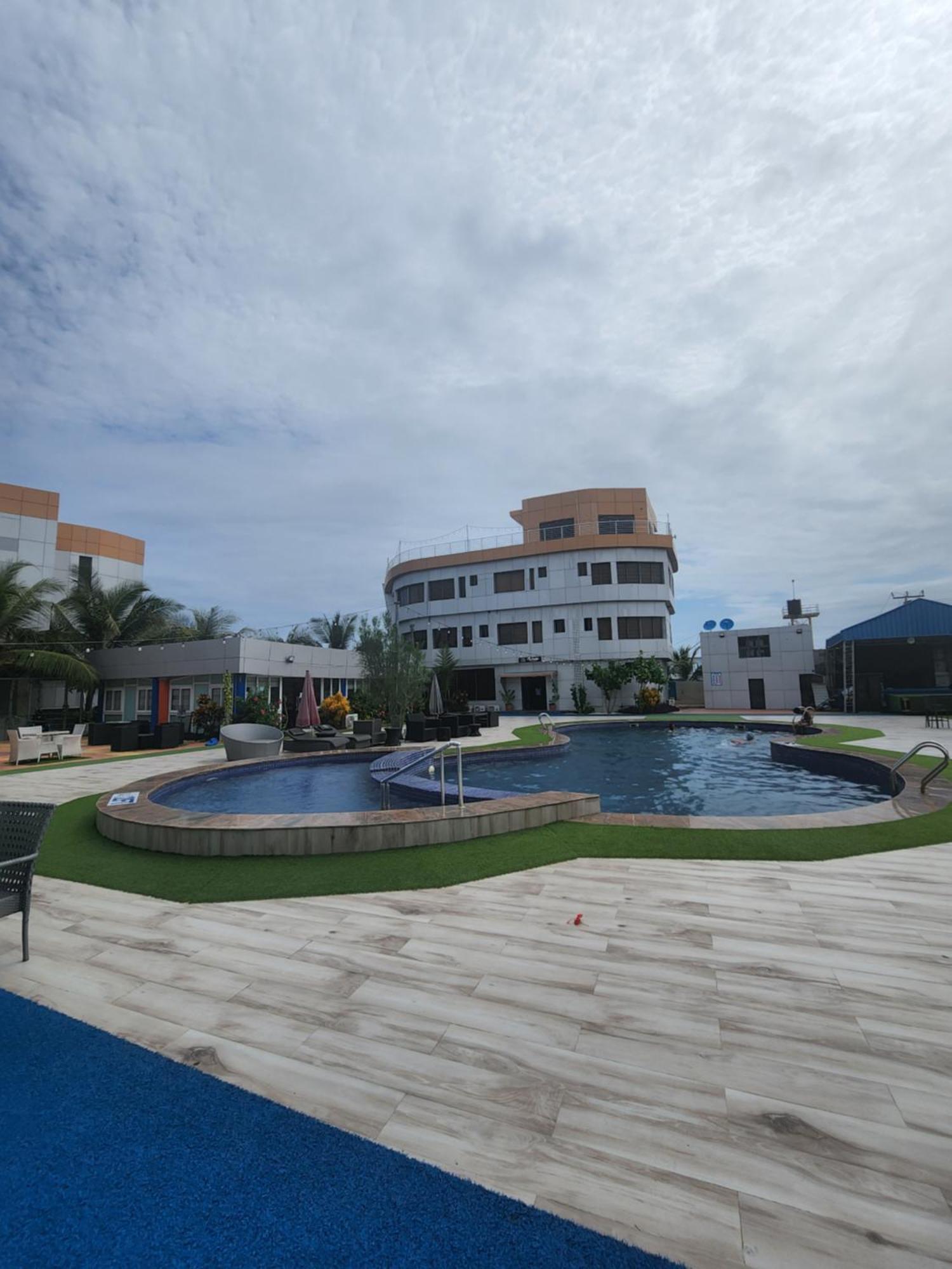 Paradise Beach Resort Lagos Exteriör bild
